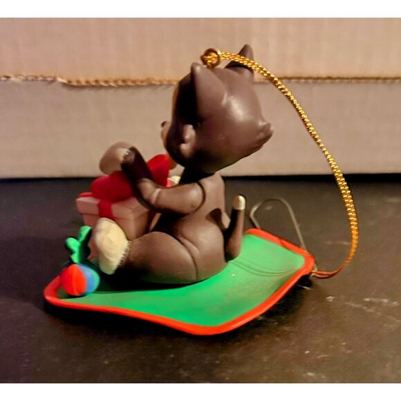 Disney Figaro Cat Christmas Ornament With Gift - Picture 3 of 5